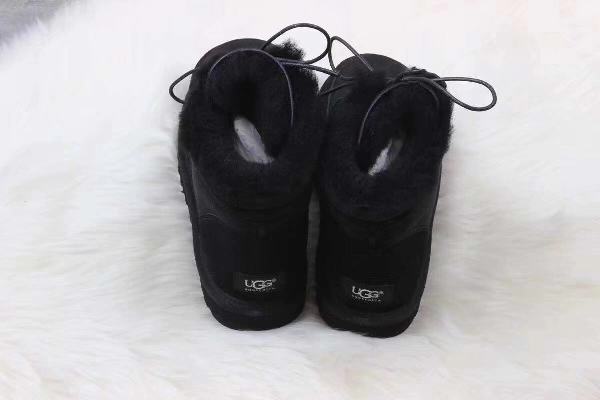 097 Versatile Fur-Lined Martin Boots – Black
