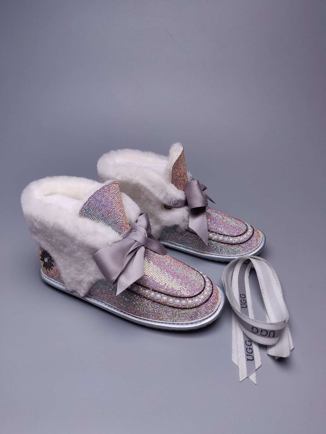 7888 Daisy Crystal Ribbon Boots – Iridescent (In Stock)
