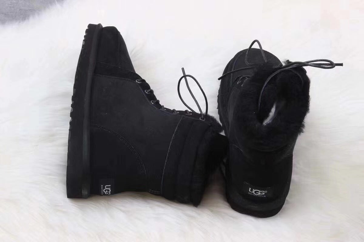 097 Versatile Fur-Lined Martin Boots – Black