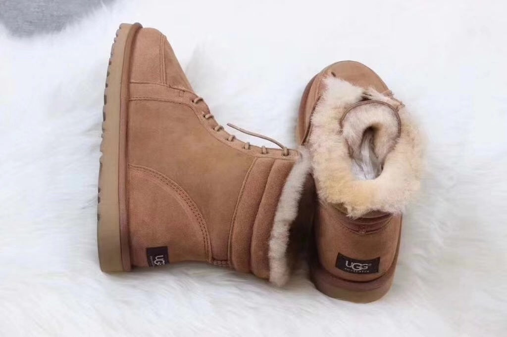097 Versatile Fur-Lined Martin Boots – Chestnut