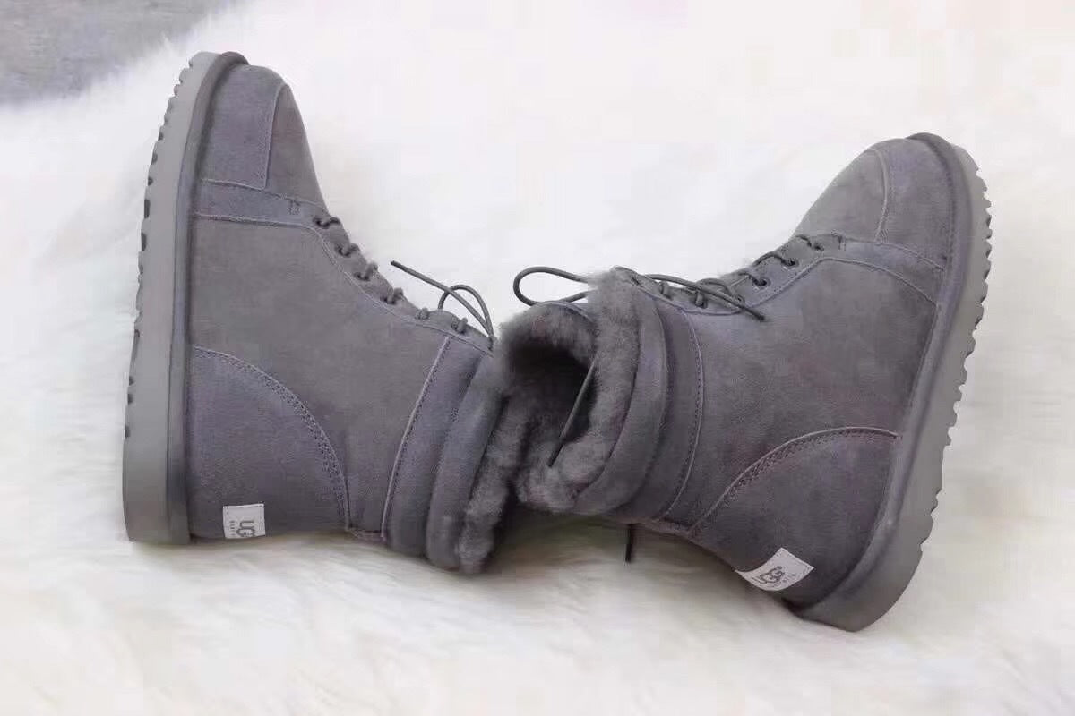 097 Versatile Fur-Lined Martin Boots – Grey