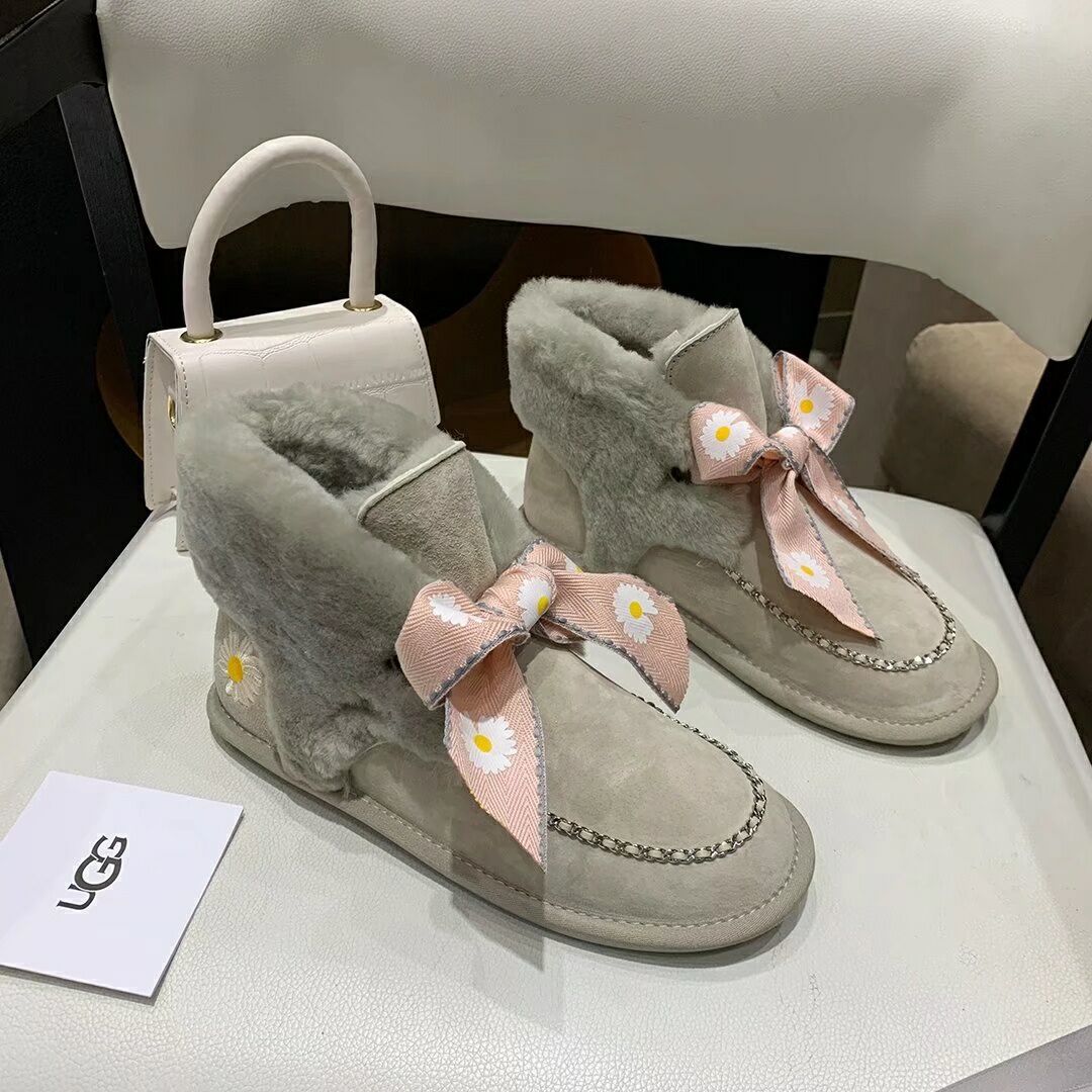 7888 Daisy Chain Ribbon Boots – Grey (In Stock)