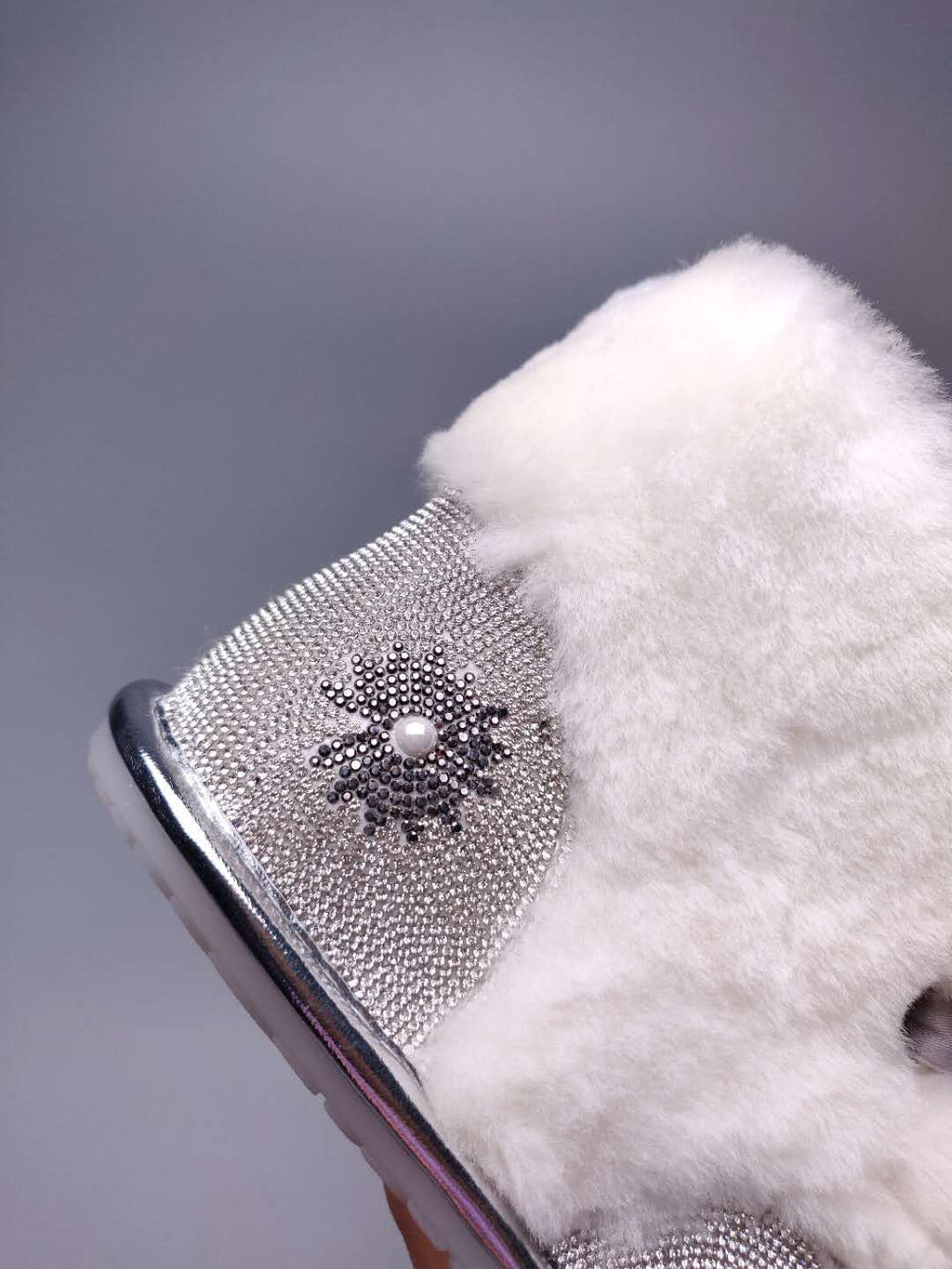 7888 Daisy Crystal Ribbon Boots – Silver White (In Stock)