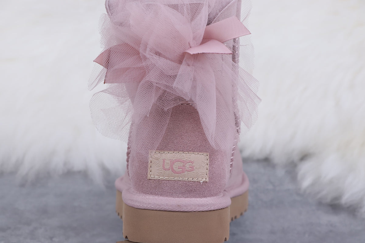 9994 Classic Mini II Mesh Bow Boots – Dusk Pink (In Stock)