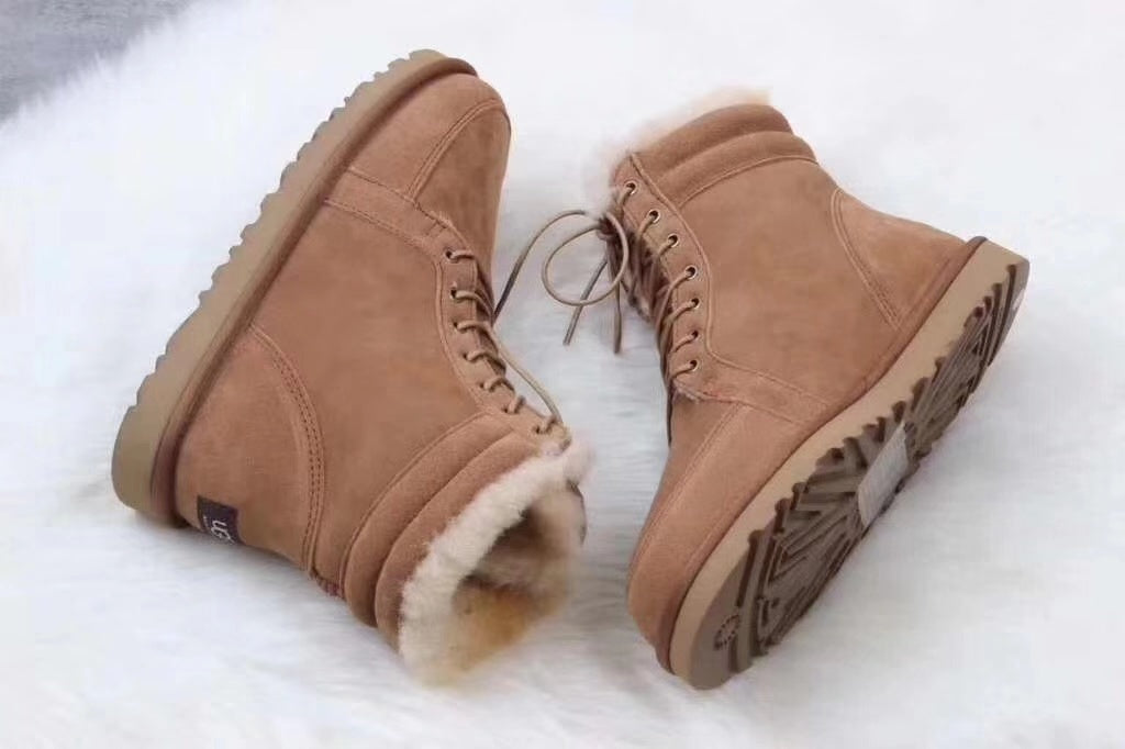 097 Versatile Fur-Lined Martin Boots – Chestnut