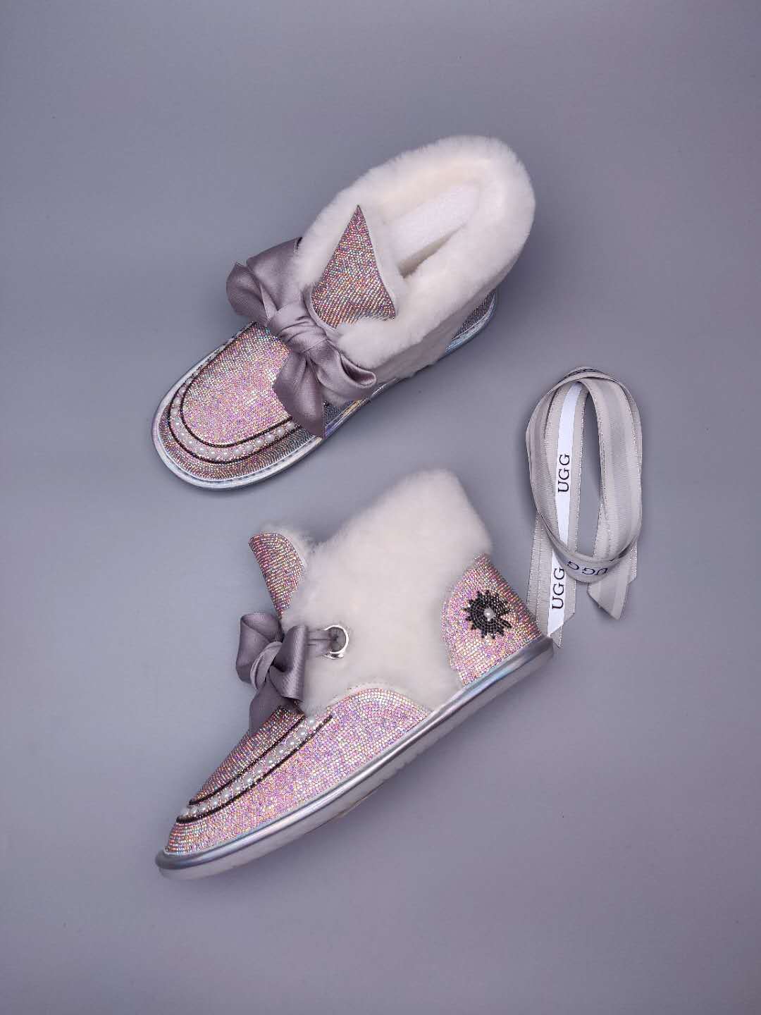 7888 Daisy Crystal Ribbon Boots – Iridescent (In Stock)