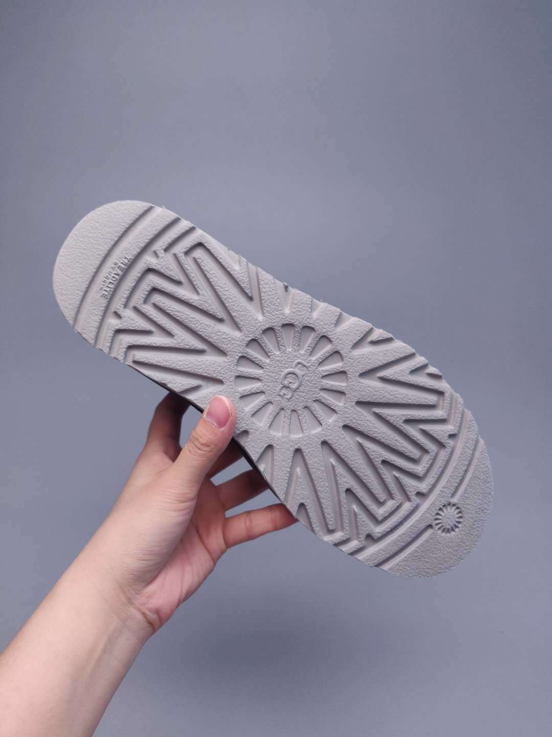 3455 Slip-On Low-Top Men’s Boots – Grey (In Stock)