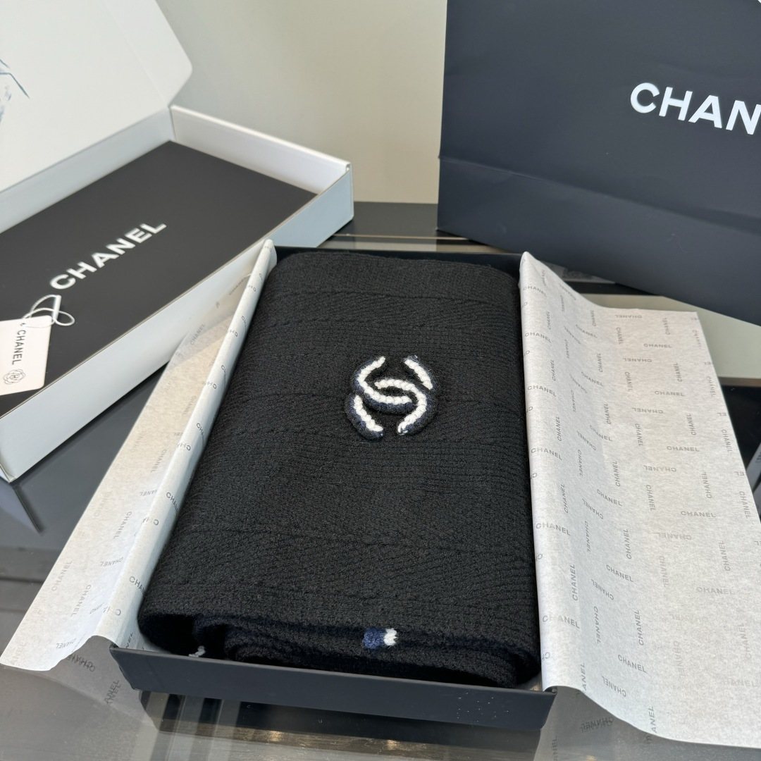 Chanel Logo Trim Knitted Scarf