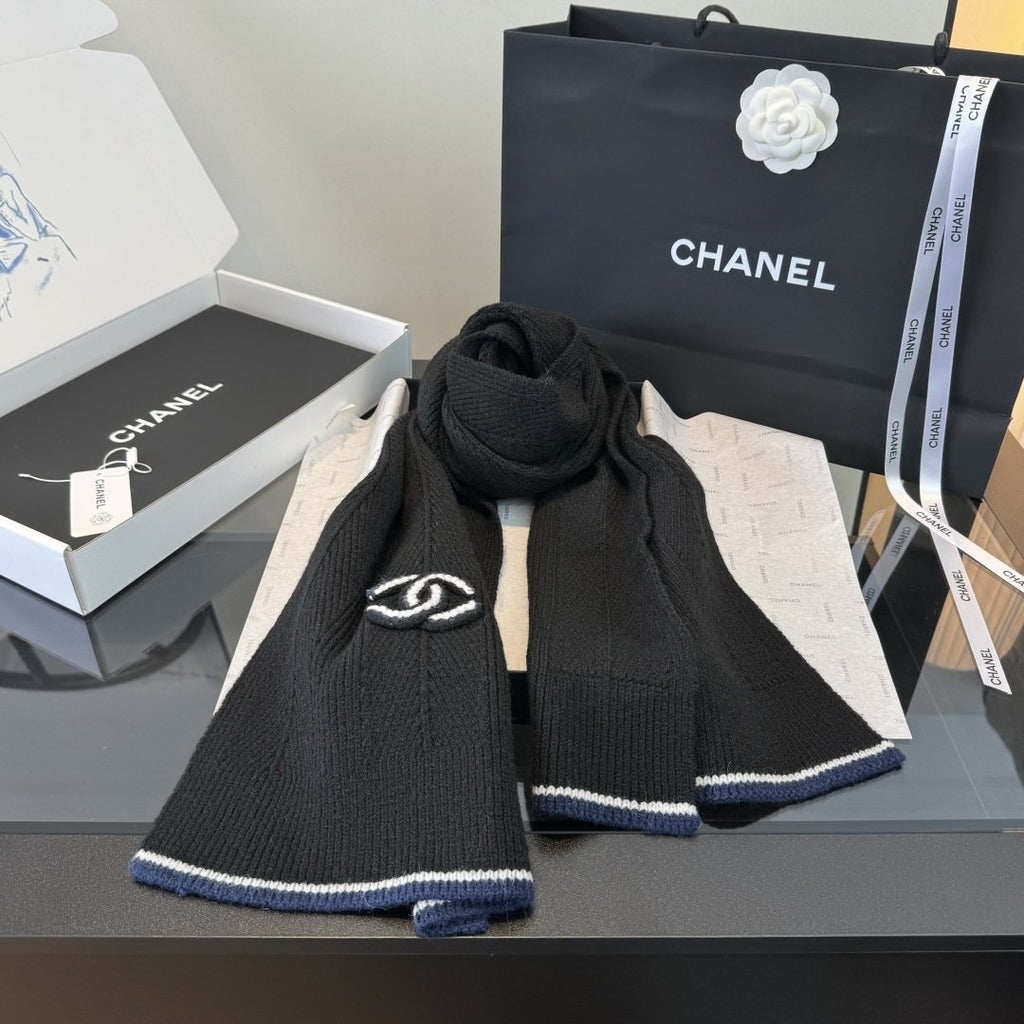 Chanel Logo Trim Knitted Scarf
